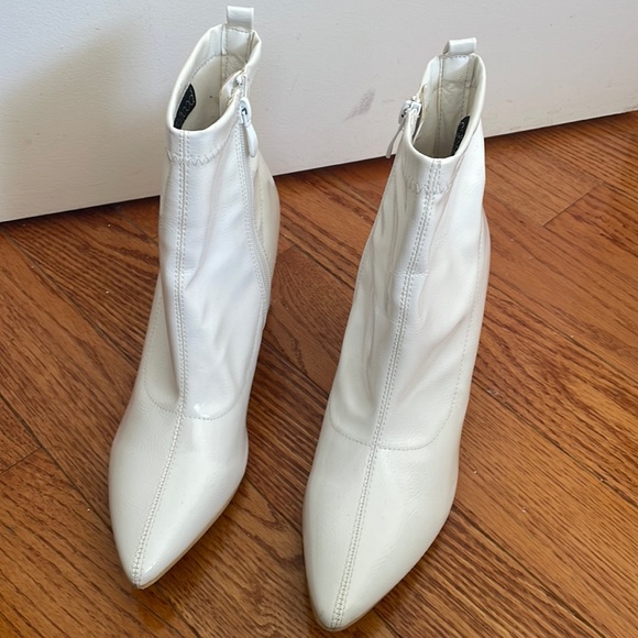 Girlhood white boots - Picture 2 of 5
